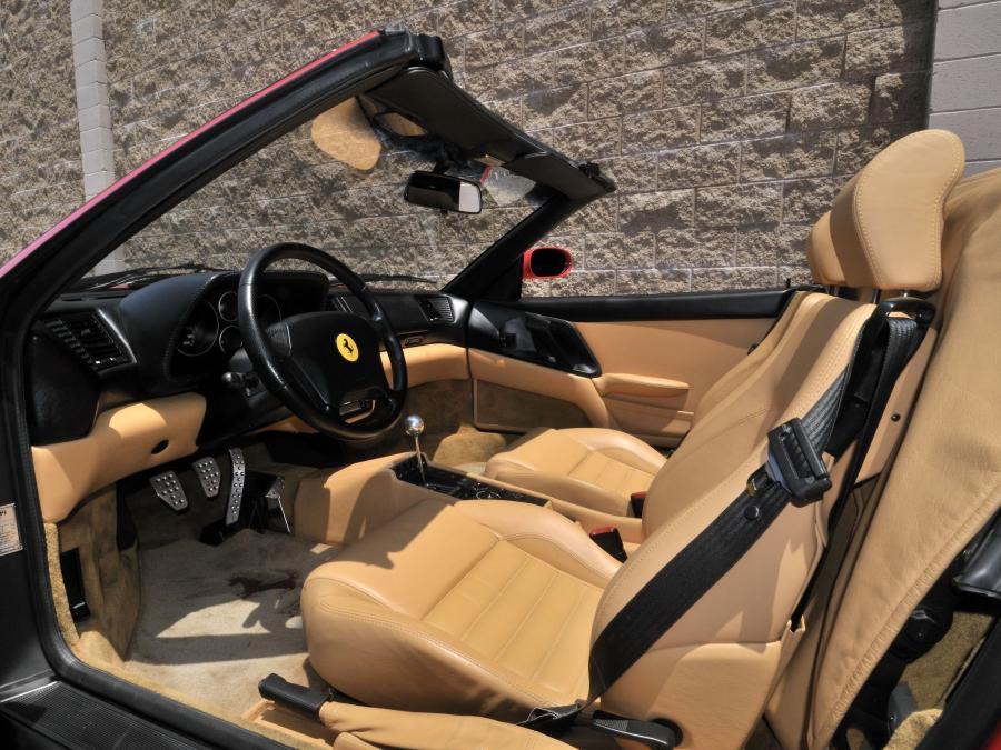 Интерьер Ferrari F355 Spider 1995 года  (US) (фото 36 из 56)